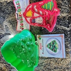 Christmas Tree Mold & Christmas Cookie Cutters - NWT